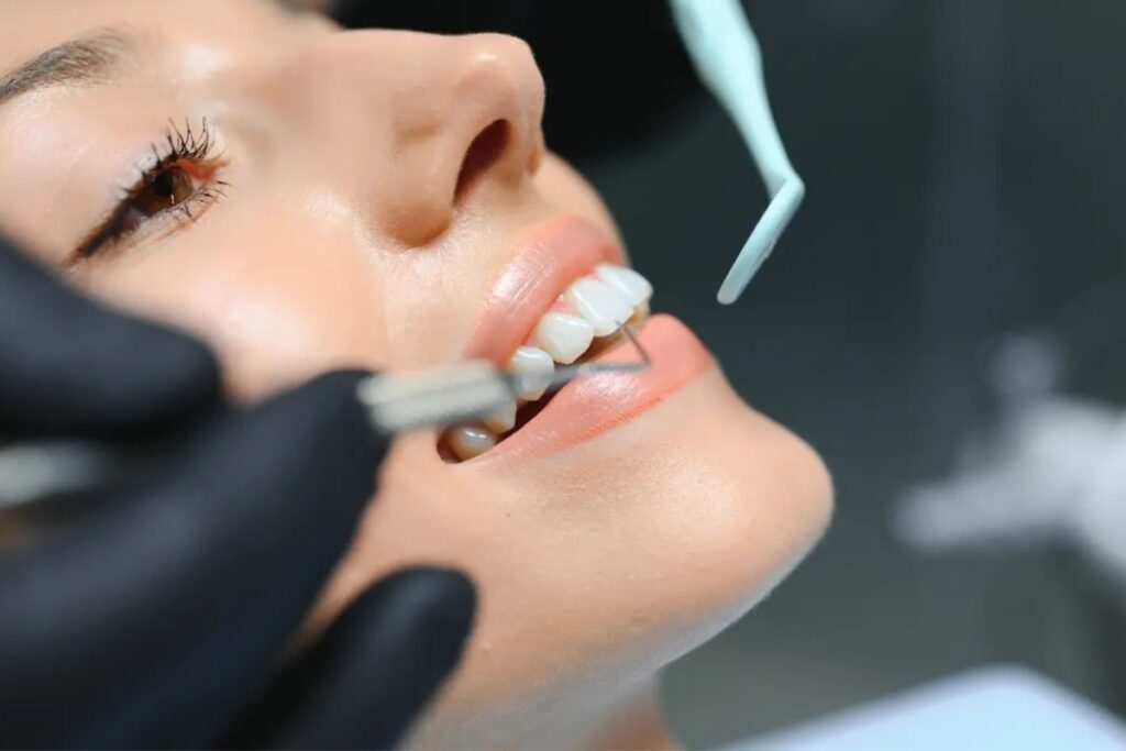 A patient is comfortable during a preventive dentistry exam.
